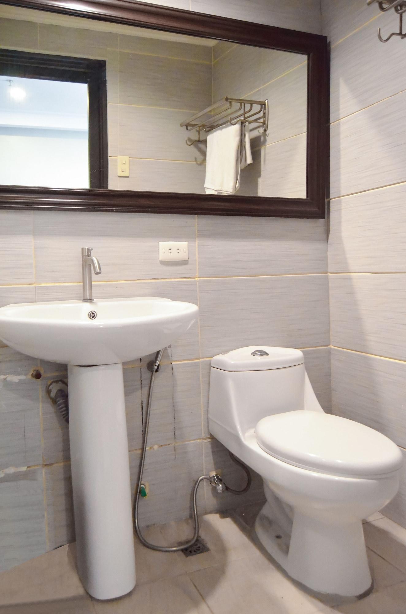 Super Oyo 791 Bell Mansion Hotel Quezon City Bagian luar foto